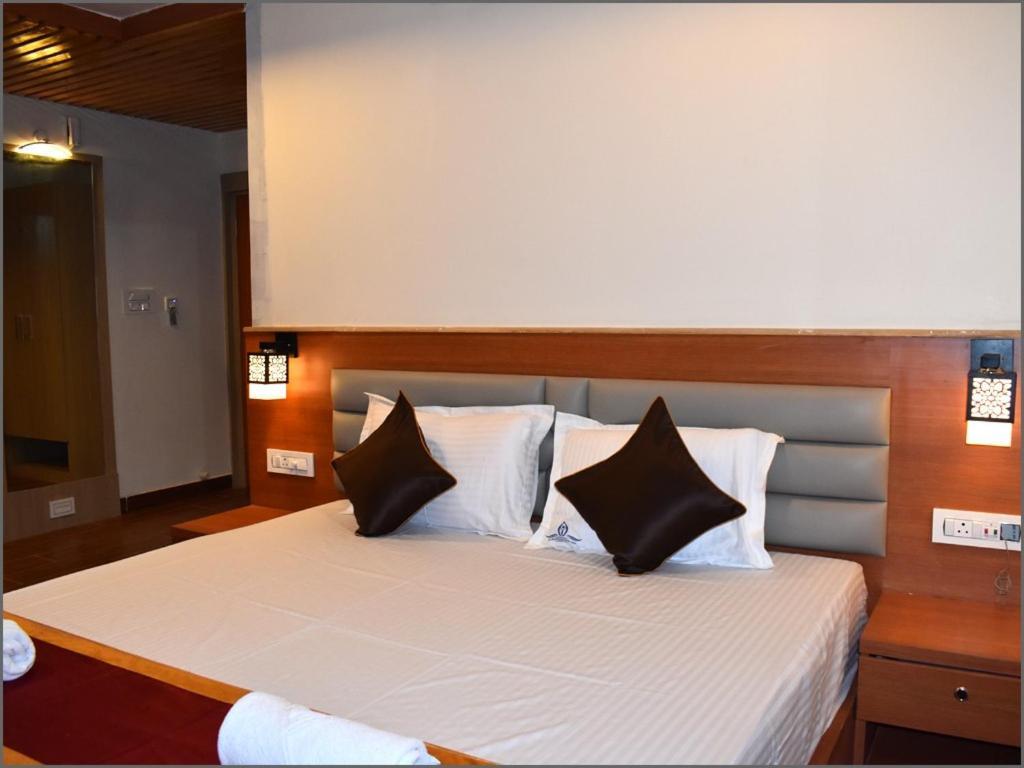 Subarnarekha Inn Jhargram Extérieur photo